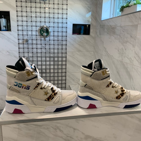 Converse - Picture 2 of 5